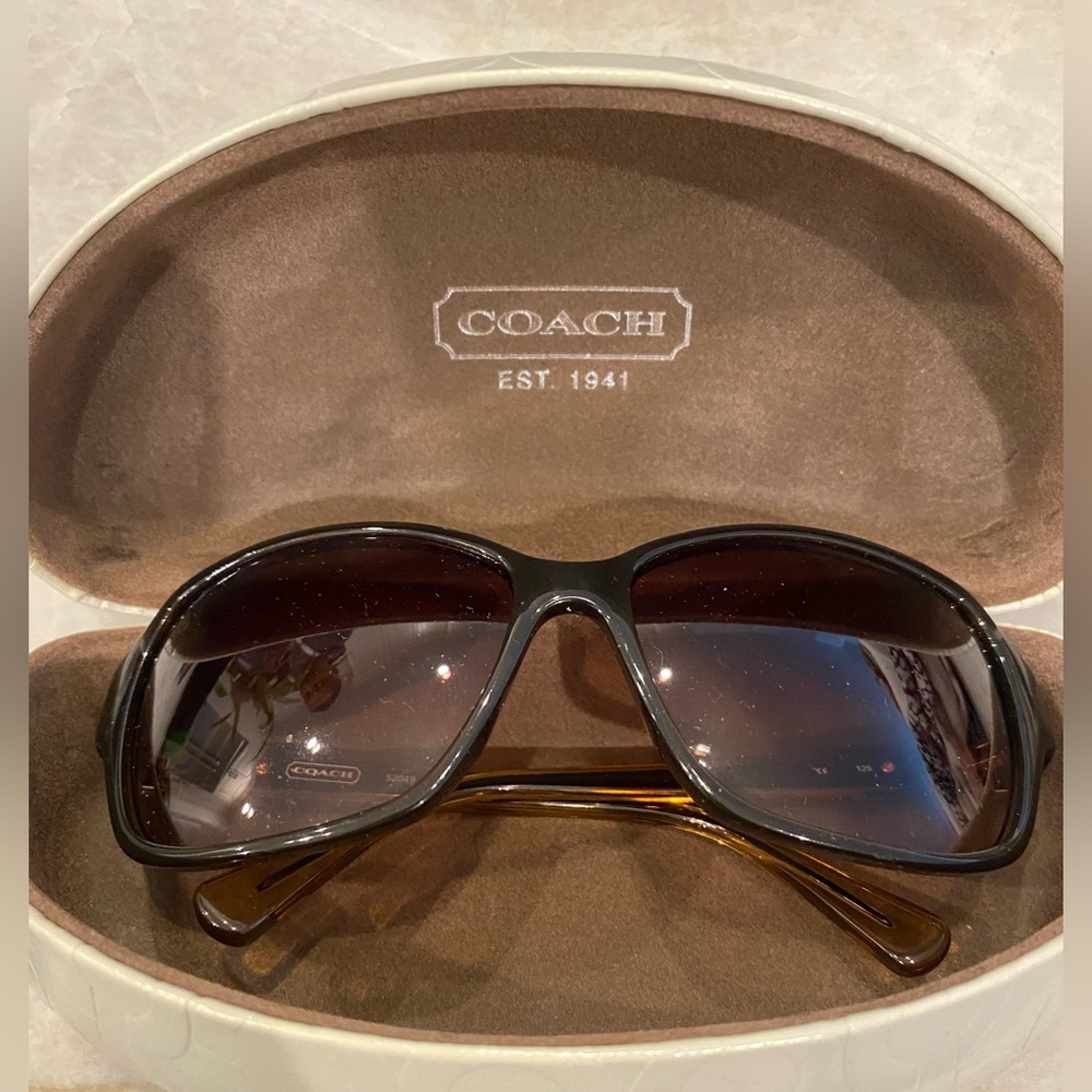 Coach sunglasses in brown!